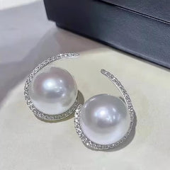 Asymmetrical Pearl Drop Threader Earrings