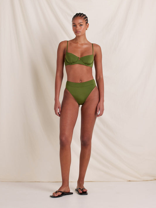 Mid High Cut Pant